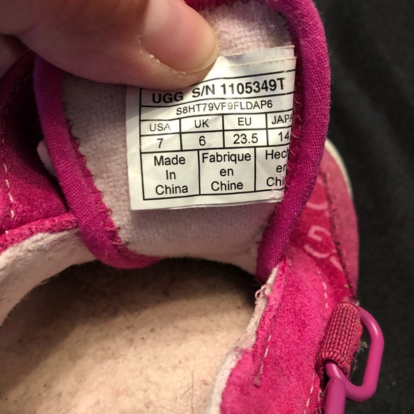 EUC UGG runners - Picture 4 of 6